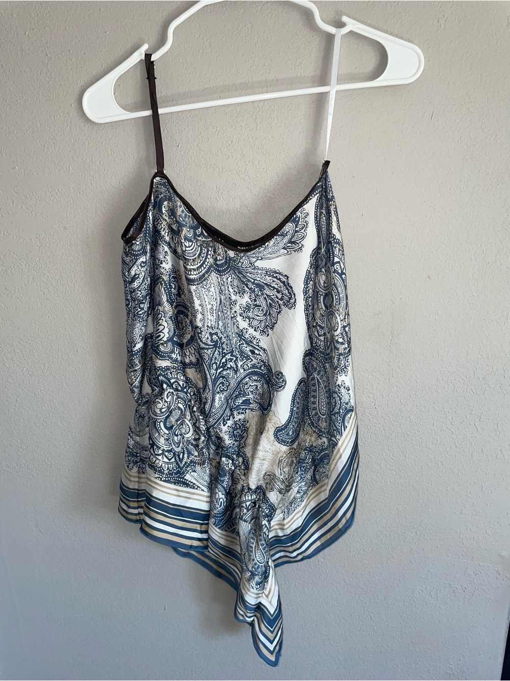 I.N. San Francisco Blue and White Paisley Silk-Look Camisole one arm sleeve Y2K